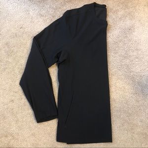 Men’s Lululemon Long Sleeve with front pockets!